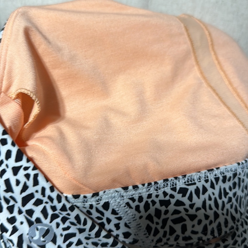 Lululemon Racerback Bra Size 6 - Picture 6 of 6